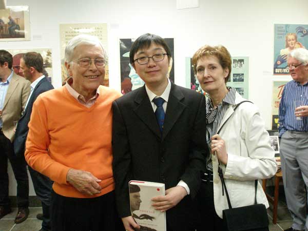 Rod and Sharon with Peter Chen.JPG