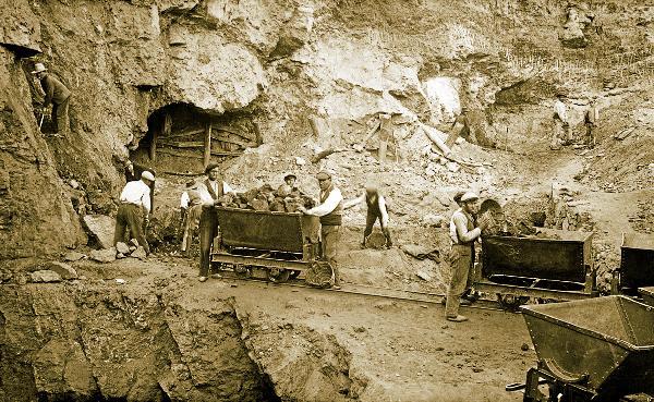 56494_47472_Imagen-de-las-minas-de-Seron-en-1915-captada-por-Ramon-de-Torres_G.jpg