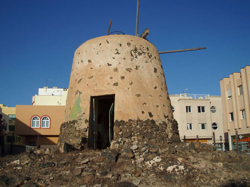 Comienza-la-restauracin-del-Molino-de-Domingo-Estvez-en-Corralejo.jpg