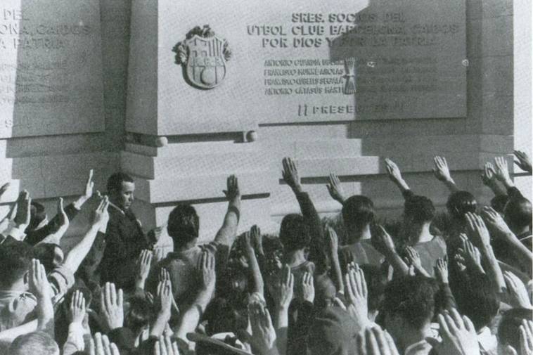 Militantes-falangistas-ante-el_54390824519_54028874188_960_639.jpg