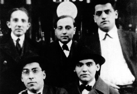 Benjamn_Jarns_Humberto_Prez_de_la_Ossa_Luis_Buuel._Rafael_Barradas_y_Federico_Garca_Lorca._Madrid_1923.jpg