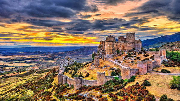 castillo_de_loarre_shutters.jpg