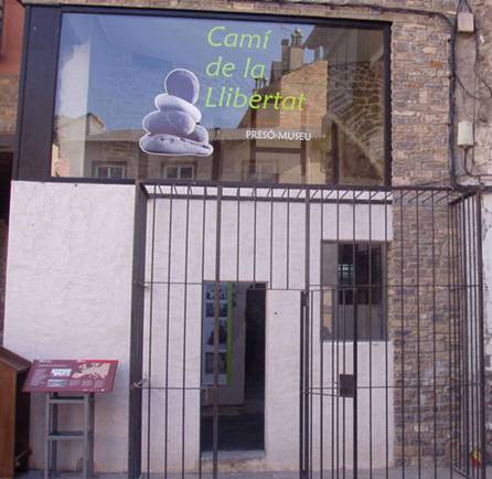 huyendo (1).jpg