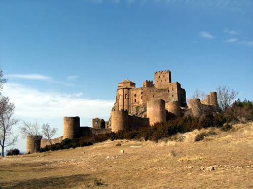 Castillo_de_Loarre_-_Vista_exterior.jpg