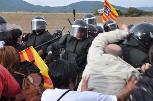 artieda_carga-policial_expropiaciones_10-10-2015-5.jpg
