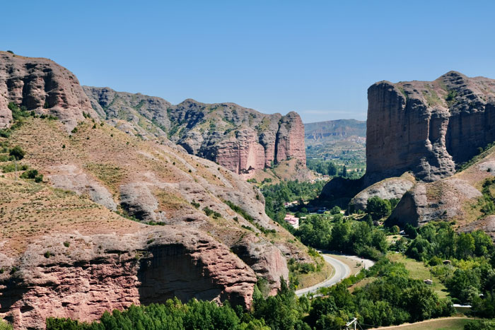 CAMEROS-LA-RIOJA-Viguera-ES.jpg