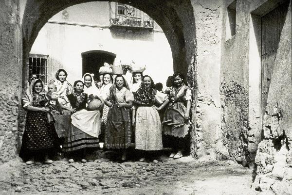 49509_43740_Visita-de-la-Falange-de-Almeria-a-Mojacar-en-los-anos-40_G.jpg