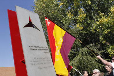 1319290133463monumentodn.jpg