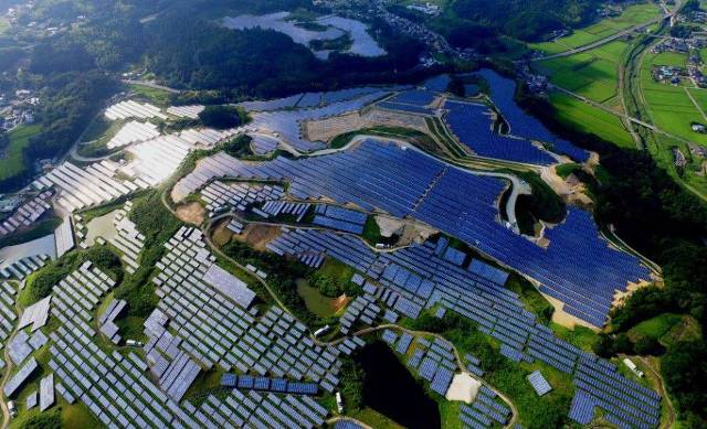 acs-tiene-luz-verde-para-volver-a-construir-parques-de-renovables-en-espana.jpg